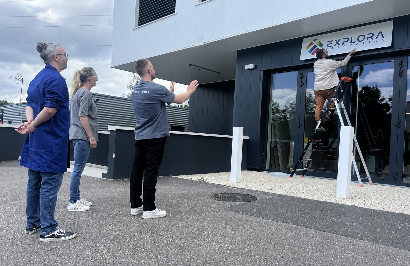 Esprit d'équipe — Concentration au bureau
