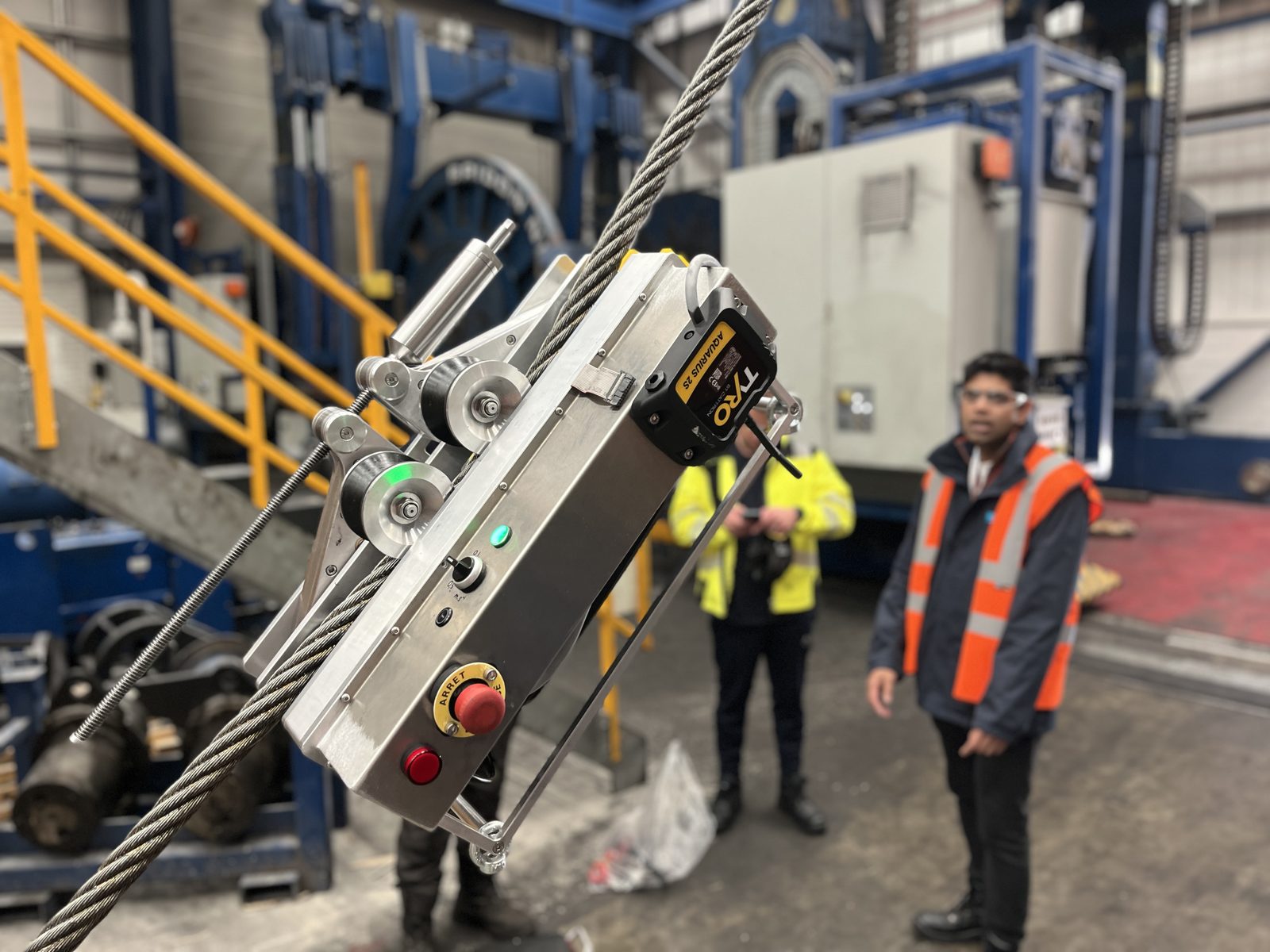 Robot Cablerpillar en test sur câble en usine Bridon-Bekaert, Newcastle