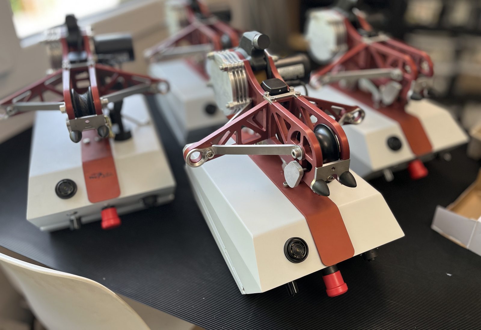Trois chariots Ziptronik ZK4 assemblés en pré-série